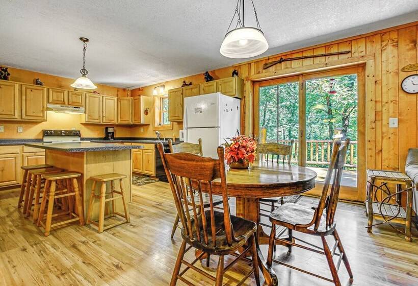 Peaceful Wautoma Retreat W/ Deck On 10 Acres!