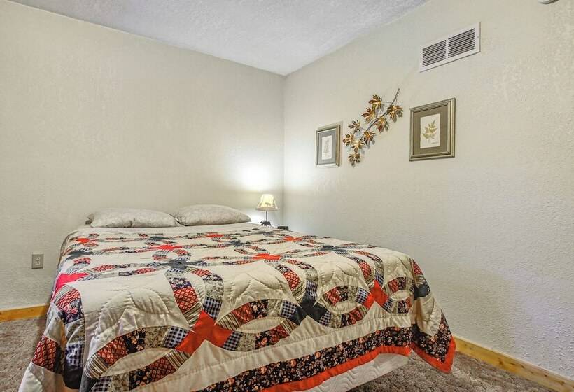 Peaceful Wautoma Retreat W/ Deck On 10 Acres!