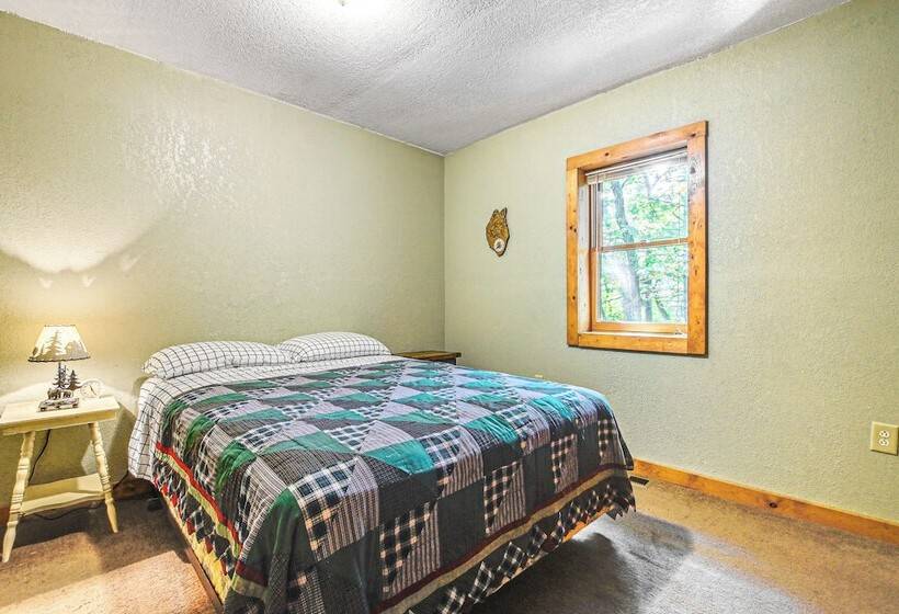 Peaceful Wautoma Retreat W/ Deck On 10 Acres!