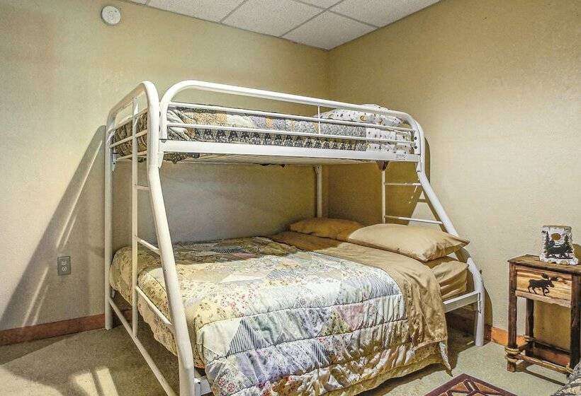 Peaceful Wautoma Retreat W/ Deck On 10 Acres!