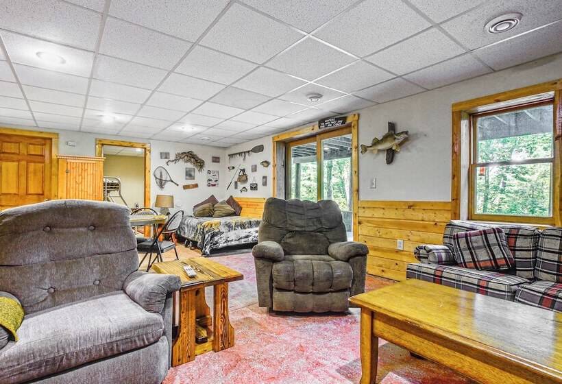 Peaceful Wautoma Retreat W/ Deck On 10 Acres!