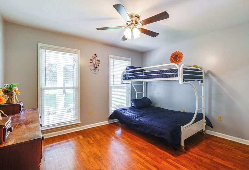 Pet Friendly Falkville Home On A Working Farm!