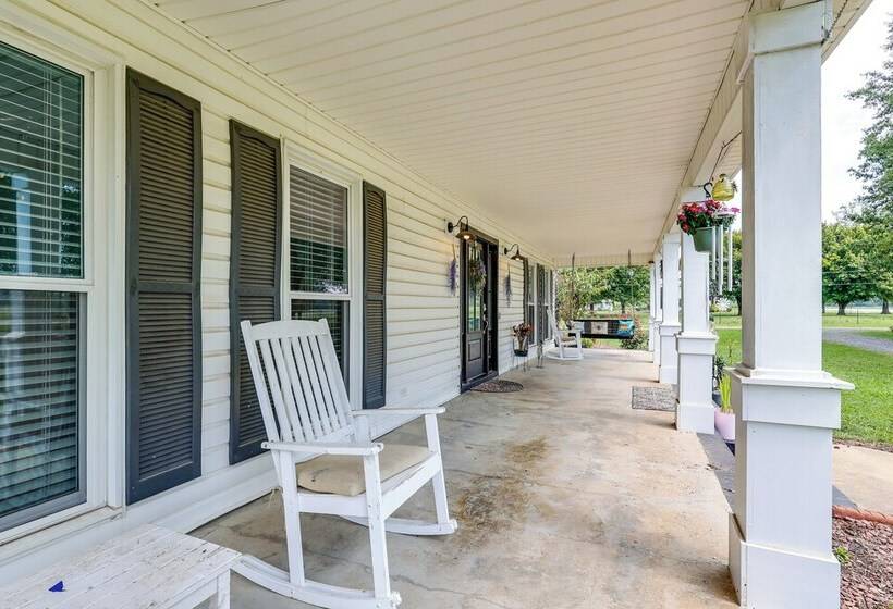 Pet Friendly Falkville Home On A Working Farm!