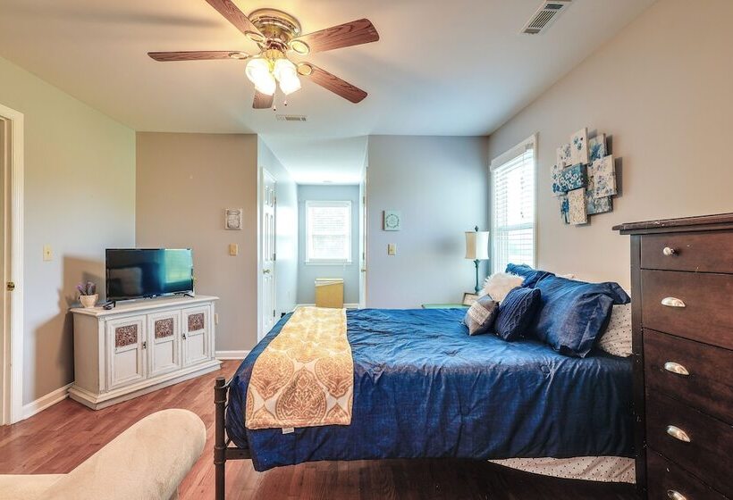 Pet Friendly Falkville Home On A Working Farm!