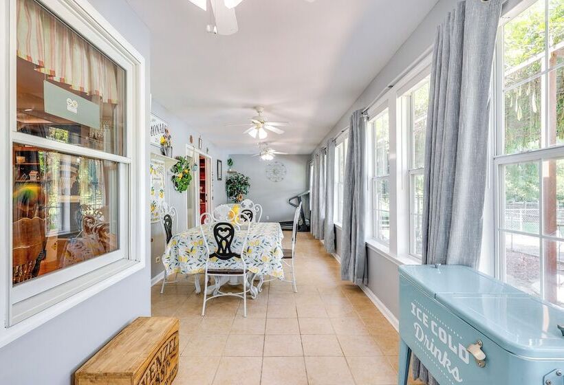 Pet Friendly Falkville Home On A Working Farm!