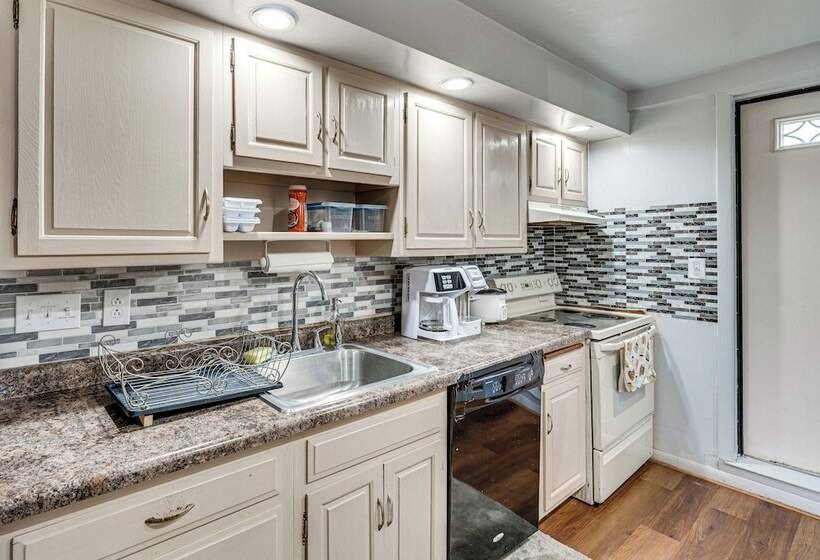 Pet Friendly Rockford Home Near Skiing & Hiking!