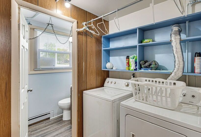 Pet Friendly Rockford Home Near Skiing & Hiking!