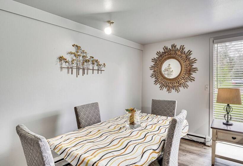 Pet Friendly Rockford Home Near Skiing & Hiking!