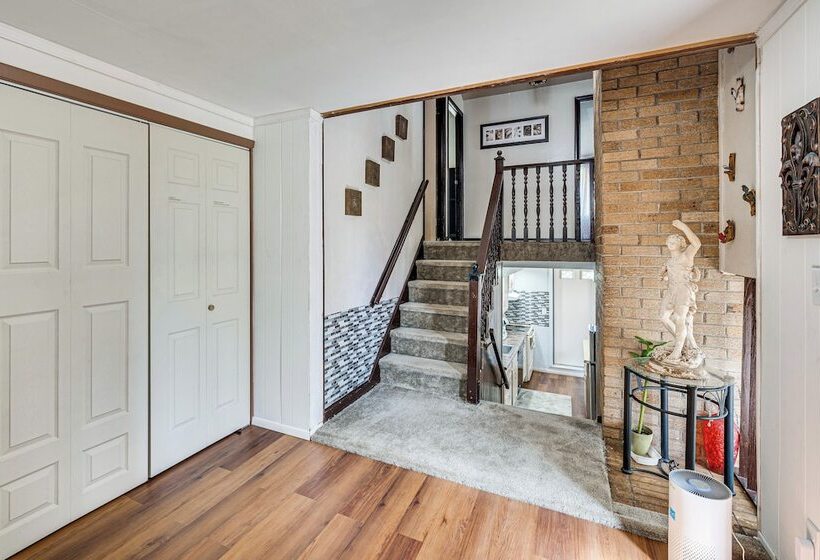 Pet Friendly Rockford Home Near Skiing & Hiking!