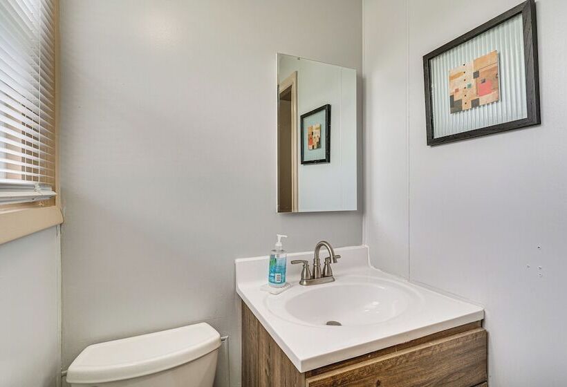 Pet Friendly Rockford Home Near Skiing & Hiking!