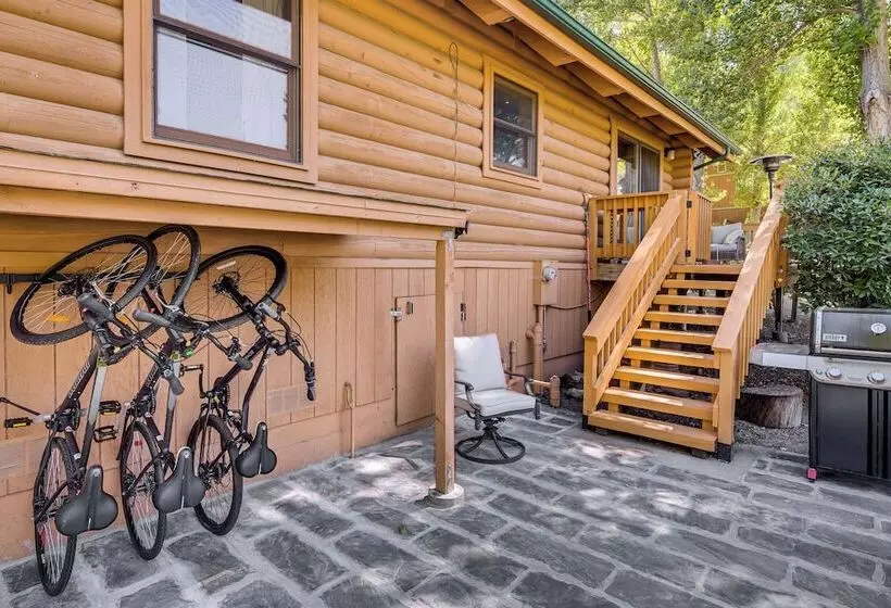 Deck & Pool Access: Pine Mountain Club Cabin!