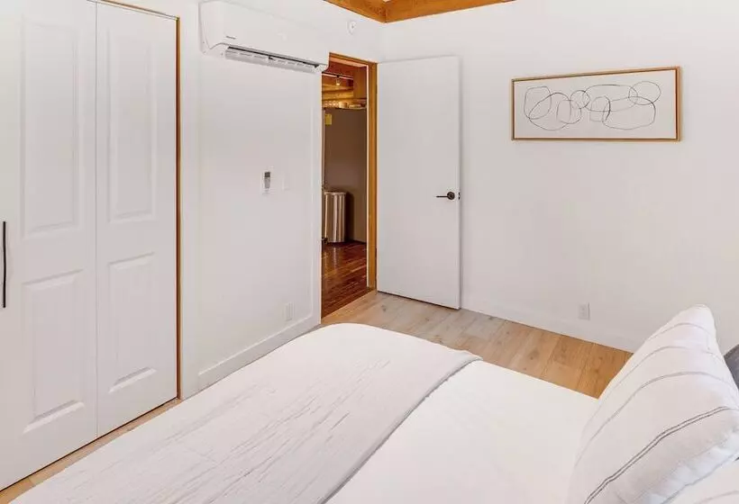 Deck & Pool Access: Pine Mountain Club Cabin!