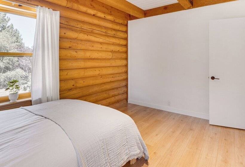 Deck & Pool Access: Pine Mountain Club Cabin!