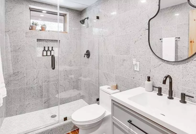 Deck & Pool Access: Pine Mountain Club Cabin!