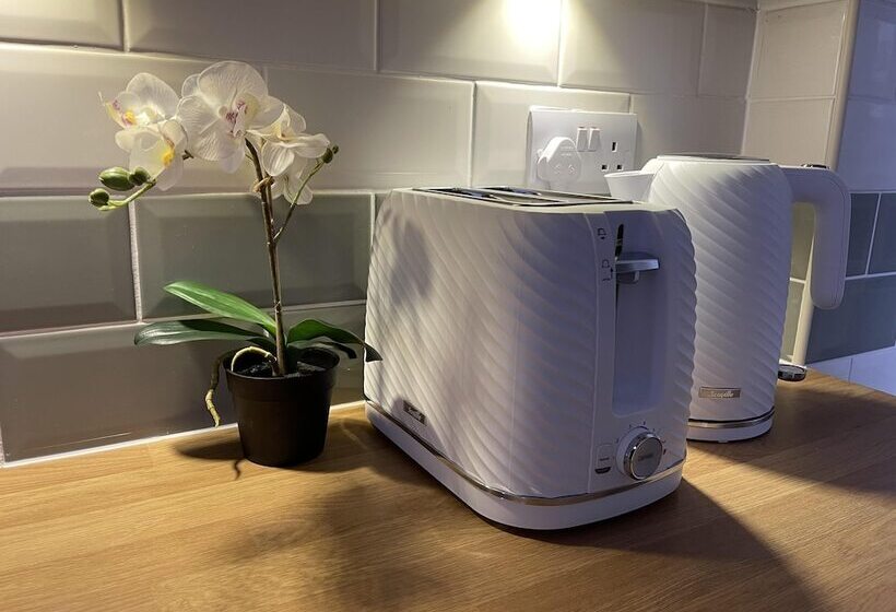 اقامتگاه Dartford Family Retreat