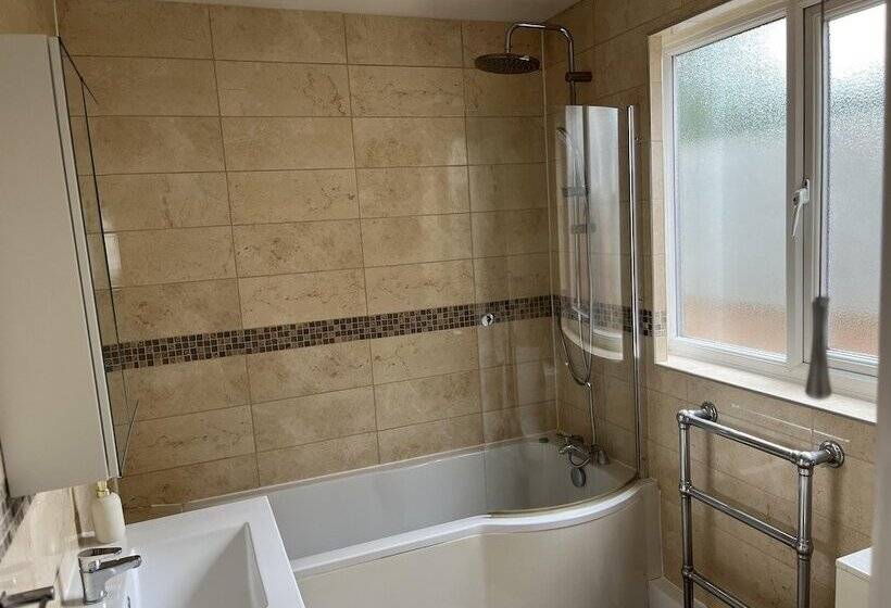 اقامتگاه Dartford Family Retreat