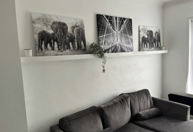 اقامتگاه Dartford Family Retreat