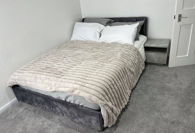 اقامتگاه Dartford Family Retreat