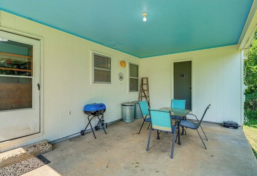 Horses Welcome: Marble Falls Home W/ Grill!