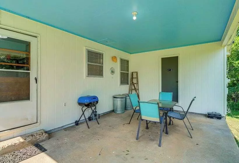 Horses Welcome: Marble Falls Home W/ Grill!