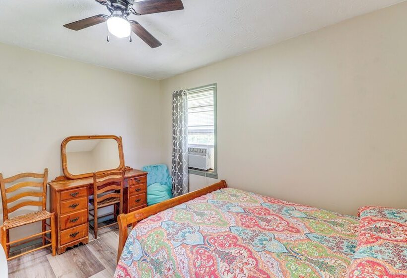 Horses Welcome: Marble Falls Home W/ Grill!