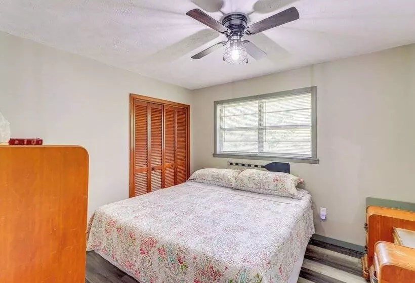 Horses Welcome: Marble Falls Home W/ Grill!