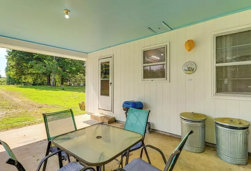 Horses Welcome: Marble Falls Home W/ Grill!