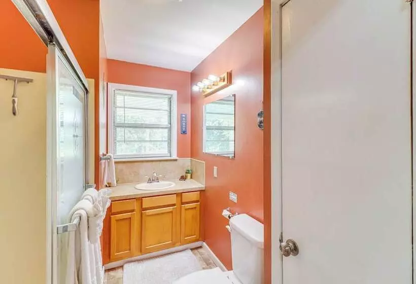 Horses Welcome: Marble Falls Home W/ Grill!