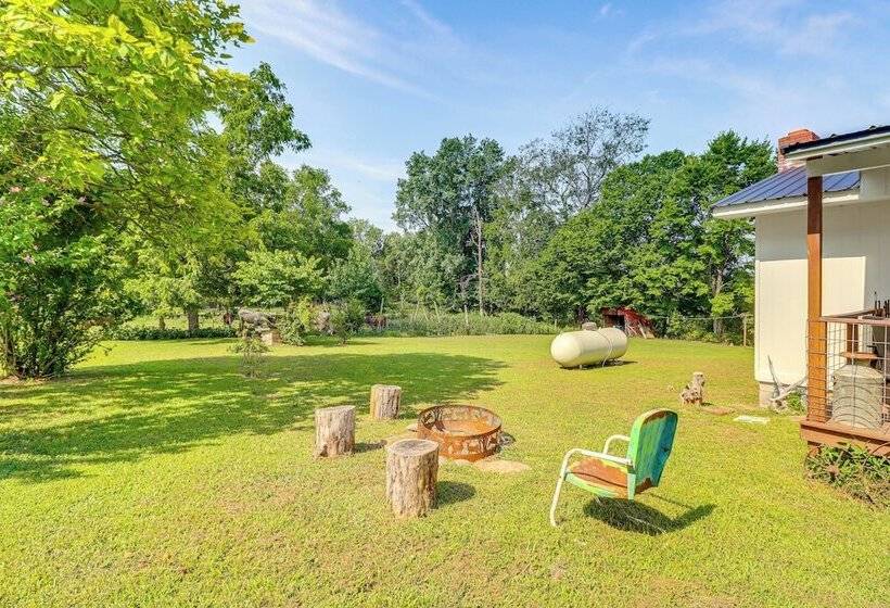 Horses Welcome: Marble Falls Home W/ Grill!