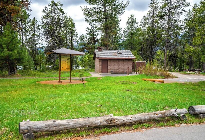 Spacious Donnelly Family Home W/ Private Hot Tub!