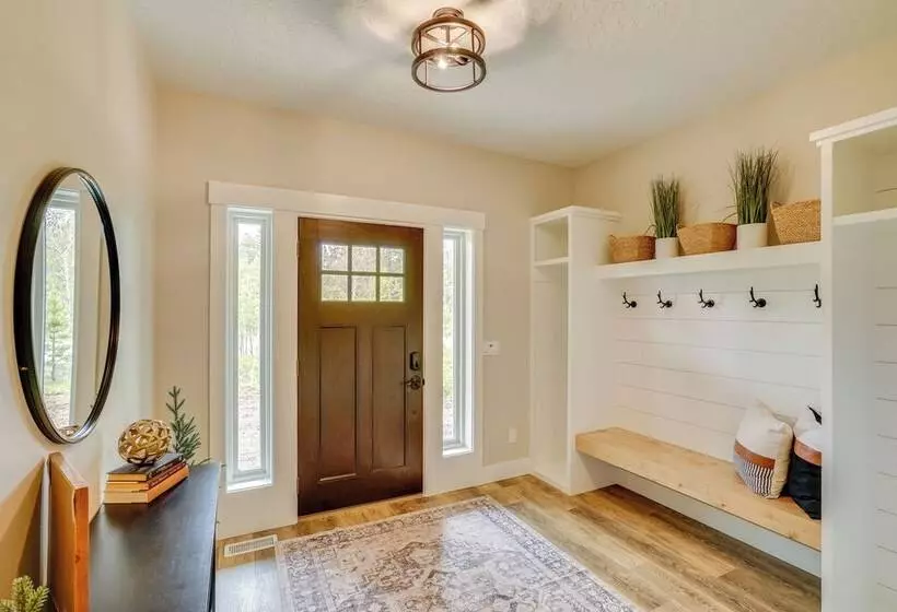 Spacious Donnelly Family Home W/ Private Hot Tub!