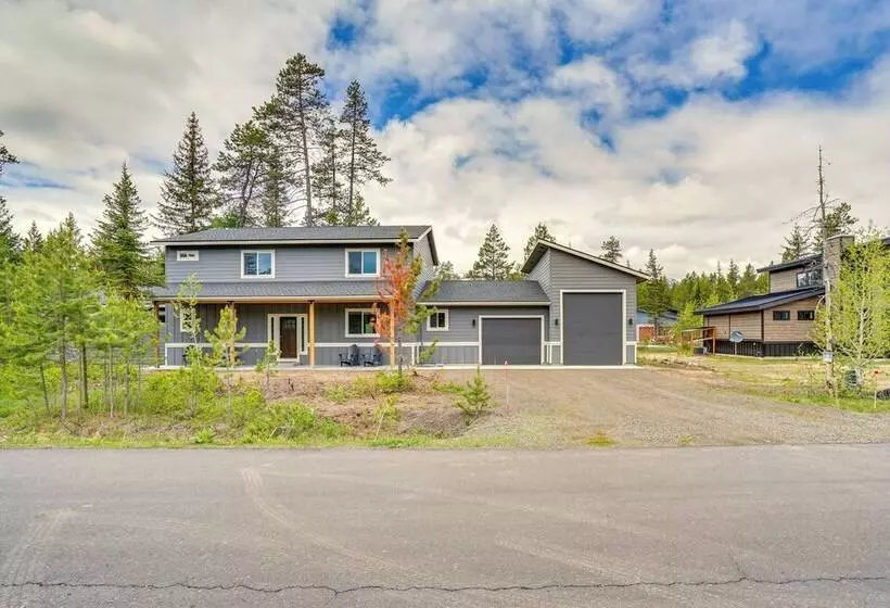 Spacious Donnelly Family Home W/ Private Hot Tub!