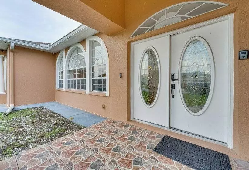 Private Pool: Spacious & Elegant Haines City Home!