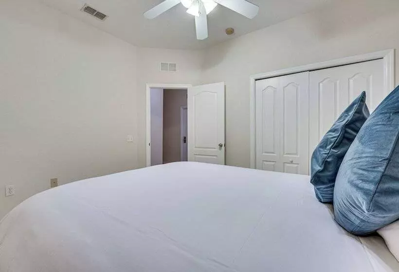 Private Pool: Spacious & Elegant Haines City Home!