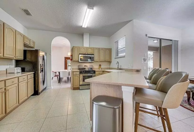 Private Pool: Spacious & Elegant Haines City Home!