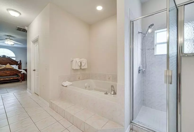 Private Pool: Spacious & Elegant Haines City Home!