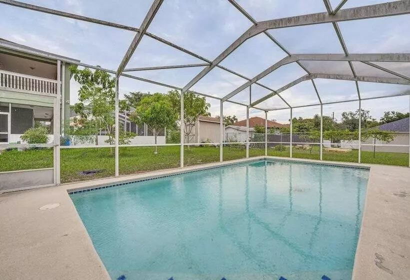 Private Pool: Spacious & Elegant Haines City Home!