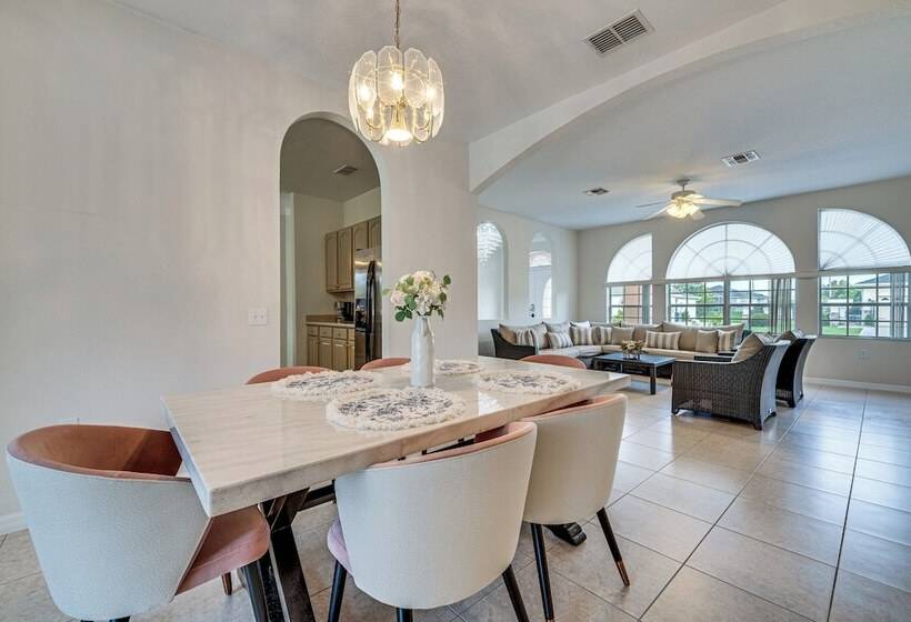 Private Pool: Spacious & Elegant Haines City Home!