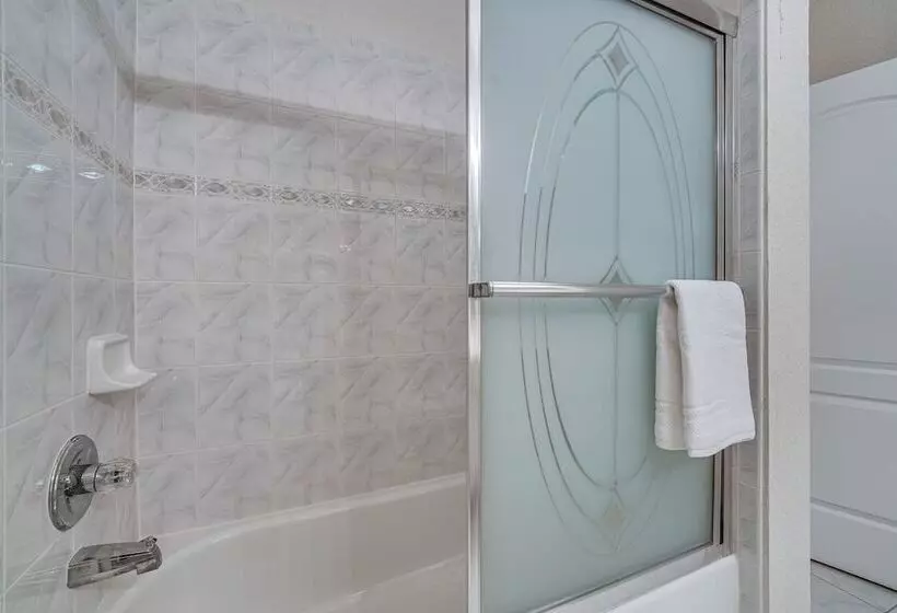 Private Pool: Spacious & Elegant Haines City Home!