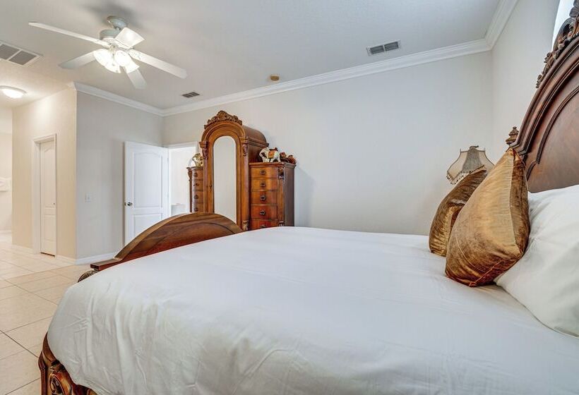 Private Pool: Spacious & Elegant Haines City Home!