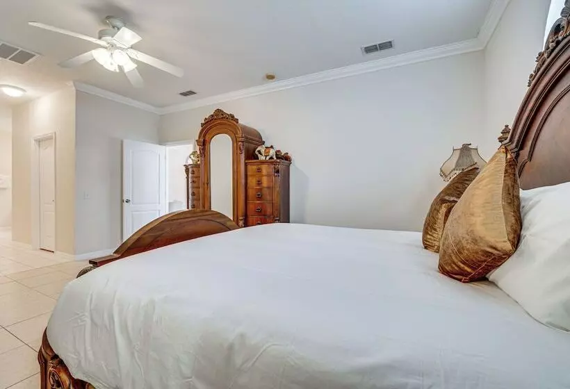 Private Pool: Spacious & Elegant Haines City Home!