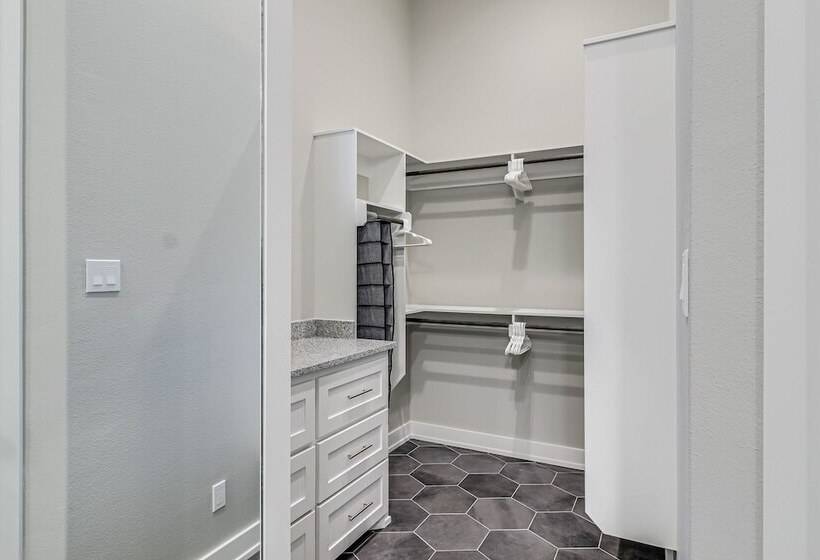 Sunday Funday 114 Bar