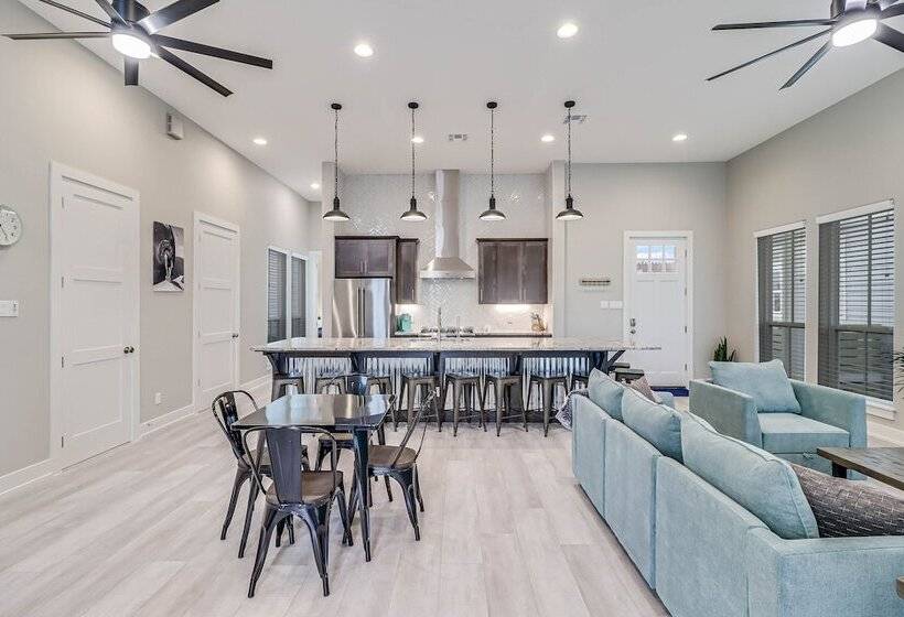 Sunday Funday 114 Bar