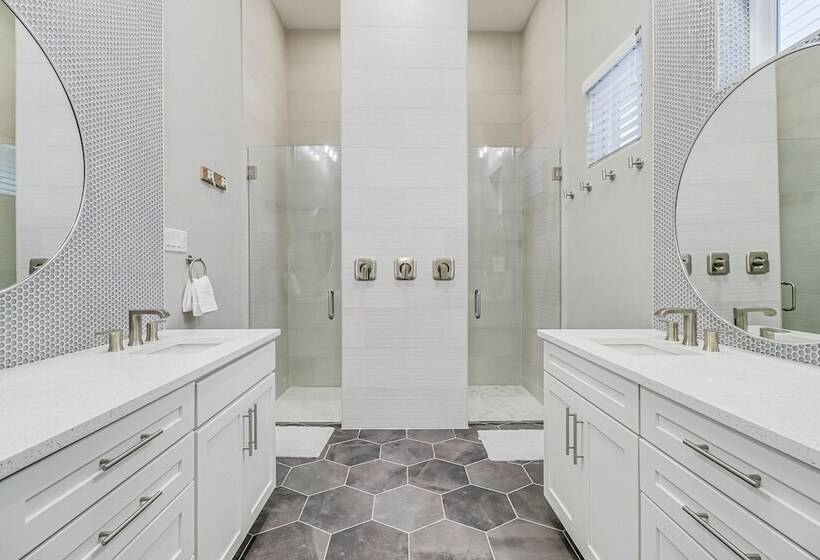 Sunday Funday 114 Bar