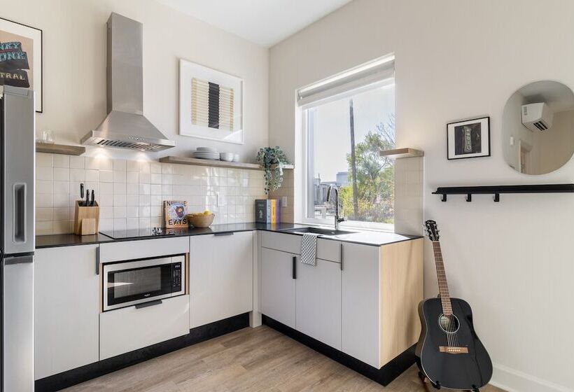 The Conway 5 Br Buyout W/ Deck In Music City