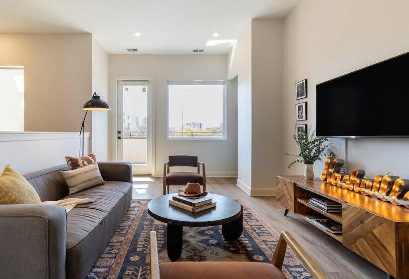 The Conway 5 Br Buyout W/ Deck In Music City