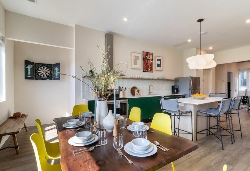 The Conway 5 Br Buyout W/ Deck In Music City