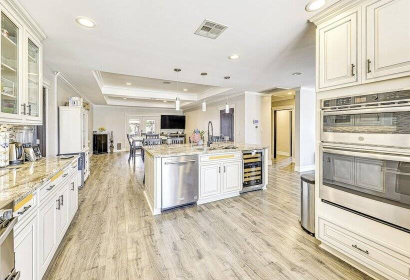 West Covina Gem W/ Pool: 25 Mi To Disneyland!