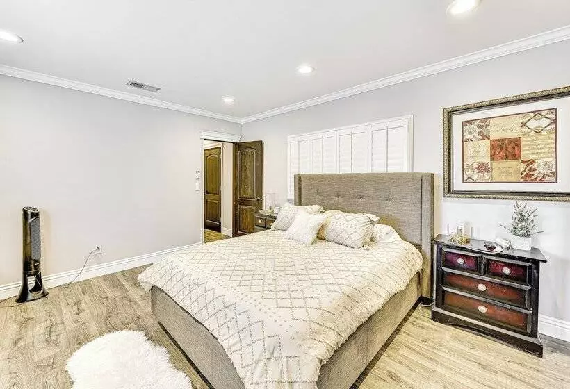 West Covina Gem W/ Pool: 25 Mi To Disneyland!