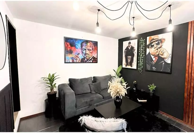 ベッドアンドブレックファースト Homsty